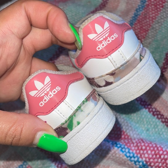 💖💖Adidas Shell Top Toddler Size 8💖💖 - Picture 5 of 5